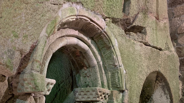 San Pedro de Rocas, a arquitectura rupestre dos anacoretas da Ribeira Sacra
