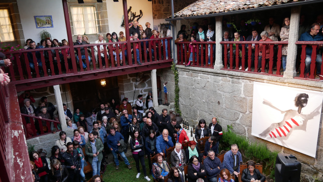 Cobertores de Emocións que abrigaron a noite cultural en Sabadelle