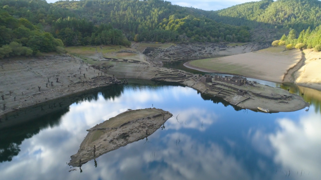 O Outono na Ribeira de Taboada: Viaxe ao mundo somerxido do encoro