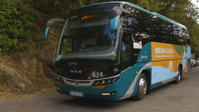 Arranca o autobús lanzadeira de Parada ao mosteiro de Santa Cristina.